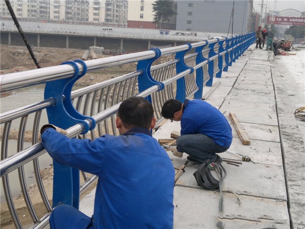 吕梁不锈钢桥梁护栏除锈维护的重要性及其方法